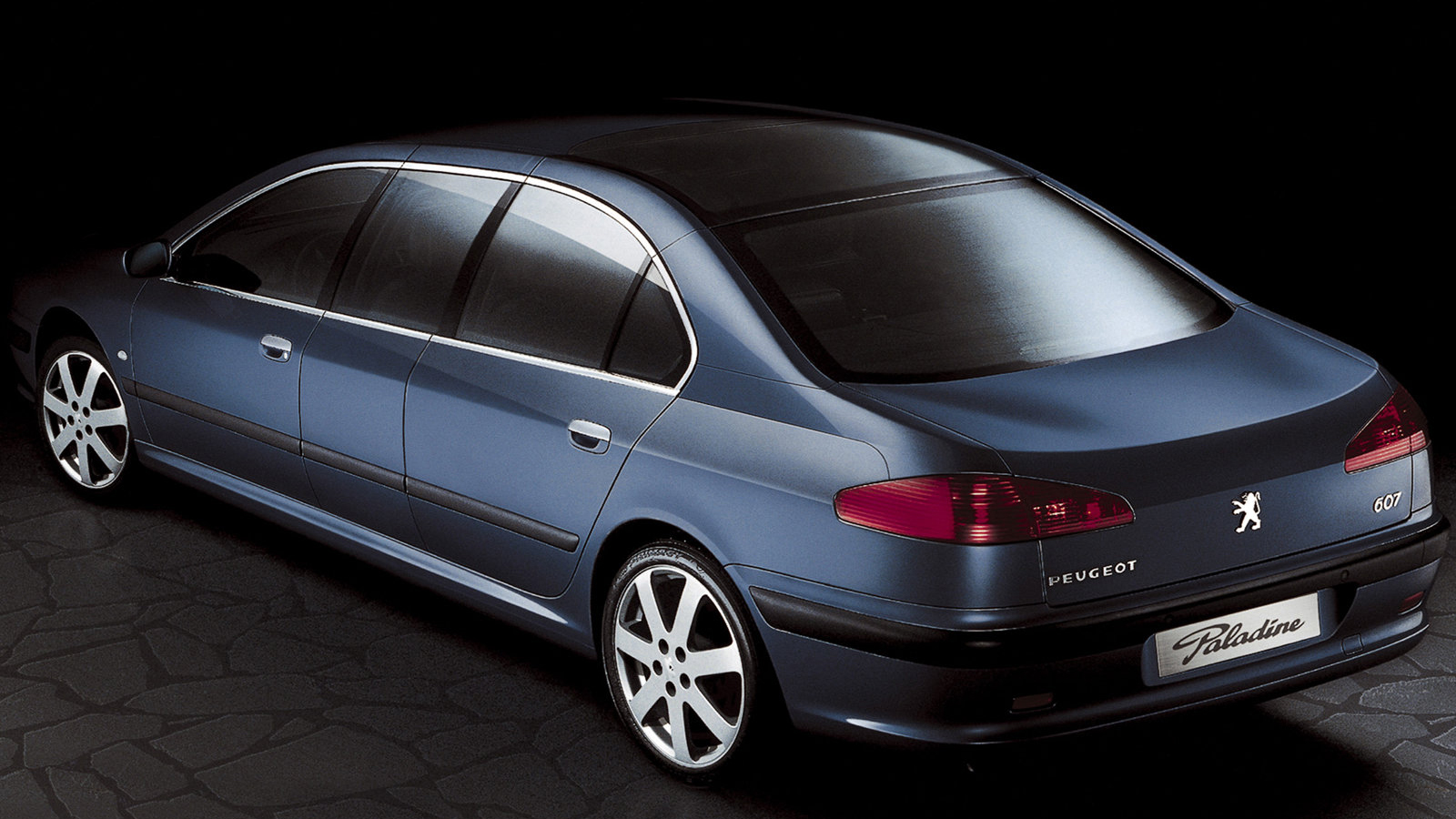 Η λιμουζίνα του Σαρκοζί είχε ρεζερβουάρ 6 λίτρων αλλά αναδιπλούμενη γυάλινη οροφή